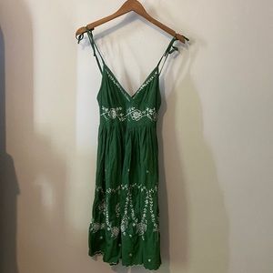 Summers not over ! Cute green and white short cotton dress size Small